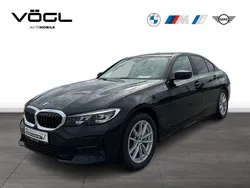 Schwarz Gebraucht 2022 BMW 330 Advantage Limousine | 33.880 € (Teuer)