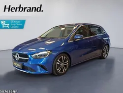 Blau Gebraucht 2024 Mercedes B200 Progressive Van / Kleinbus | 32.890 € (Etwas zu teuer)