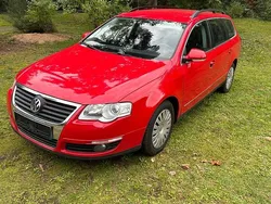 Rot Gebraucht 2009 VW Passat Kombi | 2.490 € (Guter Preis)