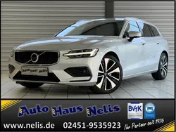 Silber Gebraucht 2020 Volvo V60 Momentum Kombi | 25.780 € (Guter Preis)