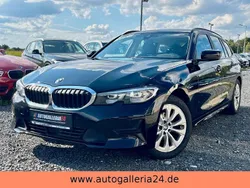 Schwarz Gebraucht 2020 BMW 318 Sport Line Kombi | 16.700 € (Fairer Preis)