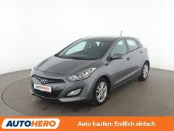 Grau Gebraucht 2014 Hyundai i30 Edition Kleinwagen | 9.300 € (Etwas zu teuer)