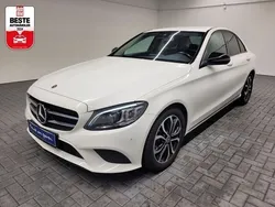 Weiß (polarweiss) Gebraucht 2018 Mercedes C220 Avantgarde Limousine | 23.480 € (Teuer)