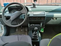 Weiß Gebraucht 1991 Renault Clio Kleinwagen | 300 €