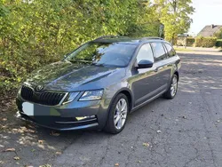 Grau Gebraucht 2017 Skoda Octavia Style Kombi | 12.499 € (Fairer Preis)