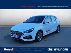 Weiß Gebraucht 2023 Hyundai i30 Trend Limousine | 22.960 € (Fairer Preis)