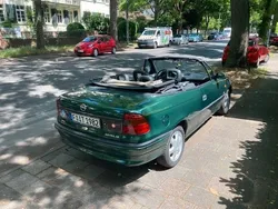 Grün Gebraucht 1999 Opel Astra Cabriolet Edition Cabrio | 699 €