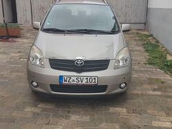 Silber Gebraucht 2002 Toyota Corolla Verso Sol Van / Kleinbus | 7.000 € (Teuer)