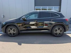 Schwarz Gebraucht 2022 Mercedes EQA350 AMG line SUV | 28.600 €