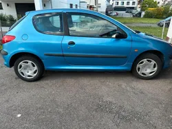 Blau Gebraucht 1999 Peugeot 206 Kleinwagen | 1.550 € (Etwas zu teuer)