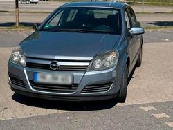 Silber Gebraucht 2004 Opel Astra Limousine | 800 € (Guter Preis)