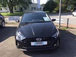 Schwarz Gebraucht 2022 Hyundai i20 Edition 30 Limousine | 18.490 € (Fairer Preis)