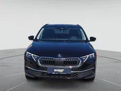 Schwarzmagic perleffekt Gebraucht 2024 Skoda Octavia Selection Kombi | 30.450 € (Guter Preis)