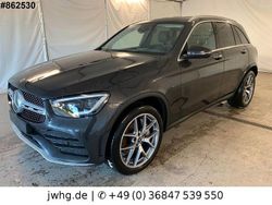 Grau Gebraucht 2021 Mercedes GLC300e AMG SUV | 37.450 € (Fairer Preis)