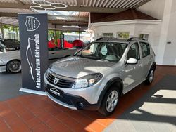 Grau Gebraucht 2012 Dacia Sandero Stepway Kleinwagen | 5.699 €