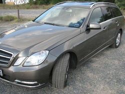 Braun Gebraucht 2010 Mercedes E200 Elegance Kombi | 7.300 € (Fairer Preis)