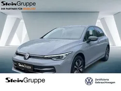 Grau Gebraucht 2024 VW Golf VIII Goal Limousine | 27.680 € (Guter Preis)