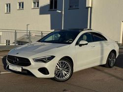 Weiß Gebraucht 2023 Mercedes CLA200 Limousine | 34.879 € (Fairer Preis)