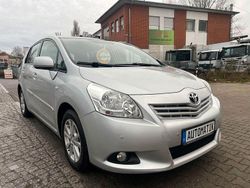 Silber Gebraucht 2011 Toyota Verso Edition Van / Kleinbus | 9.990 € (Fairer Preis)
