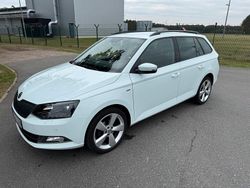 Weiß Gebraucht 2018 Skoda Fabia Kleinwagen | 6.500 € (Fairer Preis)