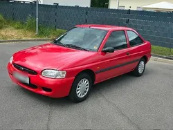 Rot Gebraucht 1995 Ford Escort Limousine | 1.750 €