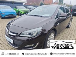 Braun Gebraucht 2013 Opel Astra Innovation Limousine | 8.950 € (Teuer)