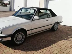 Weiß Gebraucht 1990 BMW 325 Cabriolet Cabrio | 24.000 €