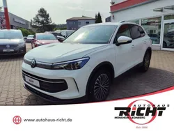 Weiß Gebraucht 2024 VW Tiguan Life SUV | 34.340 € (Fairer Preis)