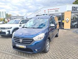 Blau Gebraucht 2015 Dacia Dokker Celebration Van | 12.990 € (Teuer)