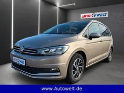 Beige Gebraucht 2018 VW Touran Van / Kleinbus | 21.900 € (Fairer Preis)