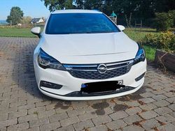 Weiß Gebraucht 2016 Opel Astra Dynamic Kombi | 7.500 € (Fairer Preis)