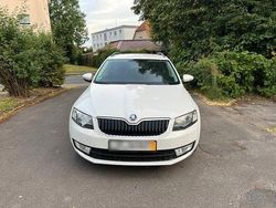Weiß Gebraucht 2016 Skoda Octavia Kombi | 9.300 € (Guter Preis)