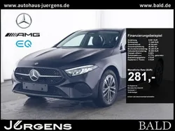 Metalliclack kosmosschwarz Gebraucht 2024 Mercedes A250 Progressive Limousine | 30.790 € (Guter Preis)