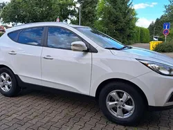 Weiß Gebraucht 2013 Hyundai ix35 Style SUV | 10.650 € (Fairer Preis)