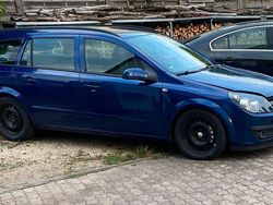 Blau Gebraucht 2005 Opel Astra Kombi | 2.800 € (Teuer)