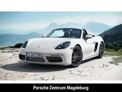 Weiß Gebraucht 2024 Porsche 718 Boxster Cabrio | 75.890 € (Fairer Preis)