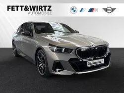 Oxidgrau metallic Gebraucht 2024 BMW i5 M Sport Limousine | 57.990 €