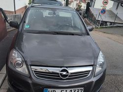 Grau Gebraucht 2012 Opel Zafira Family Van / Kleinbus | 4.444 € (Fairer Preis)