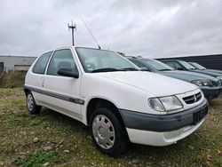 Weiß Gebraucht 1998 Citroën Saxo Kleinwagen | 500 € (Guter Preis)