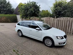 Weiß Gebraucht 2016 Skoda Octavia Ambition Kombi | 7.500 € (Fairer Preis)