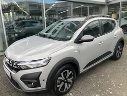 Grau Gebraucht 2023 Dacia Sandero Expression Kleinwagen | 16.777 € (Guter Preis)