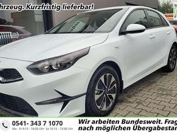 Weiß Neu 2025 Kia Ceed Kleinwagen | 20.700 € (Guter Preis)