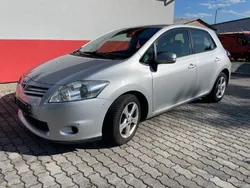 Silber Gebraucht 2011 Toyota Auris Luna Limousine | 2.750 € (Fairer Preis)