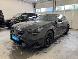 Black sapphire metallic Gebraucht 2024 BMW M5 Performance Limousine | 144.900 €