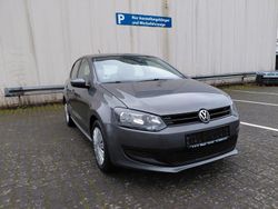 Grau Gebraucht 2011 VW Polo Trendline Limousine | 5.699 € (Fairer Preis)
