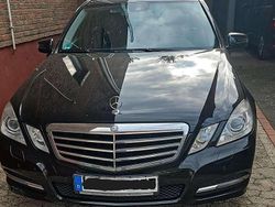 Schwarz Gebraucht 2013 Mercedes E220 Limousine | 13.000 € (Fairer Preis)