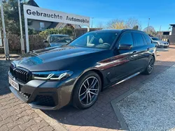 Grau Gebraucht 2023 BMW 520 M Sport Limousine | 41.500 € (Fairer Preis)