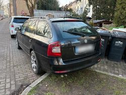 Schwarz Gebraucht 2010 Skoda Octavia Kombi | 2.000 € (Guter Preis)