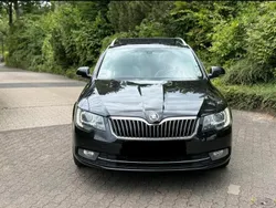 Schwarz Gebraucht 2013 Skoda Superb Kombi | 7.900 € (Fairer Preis)