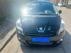 Schwarz Gebraucht 2011 Peugeot 5008 Family Van / Kleinbus | 2.400 € (Guter Preis)
